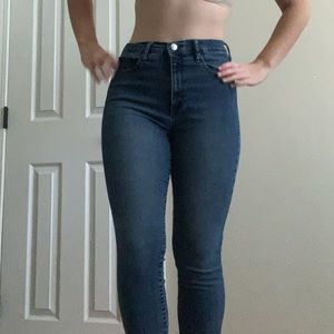 High-waist Skinny Jeans